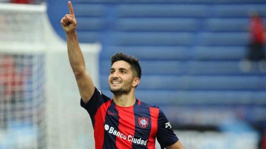 San Lorenzo fue contundente ante Vélez y se subió a la punta