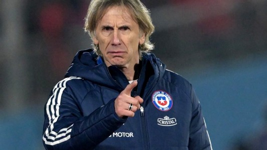 En la previa de Argentina-Chile, Garece se quejó del césped del estadio