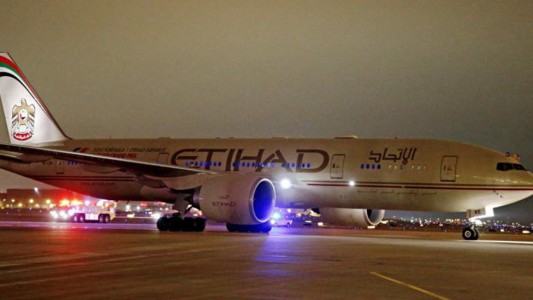 Un piloto detuvo un vuelo para que dos pasajeros pudieran despedirse de su nieto antes de que muera