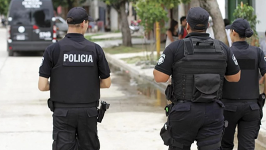 Detuvieron a una policía que está en pareja con un preso integrante de Los Monos