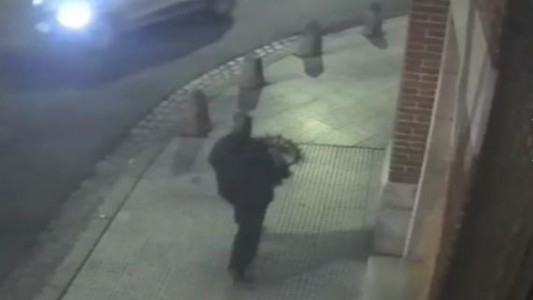 Entró a la iglesia Santa Rosa de Lima y se robó la imagen de la virgen de Luján