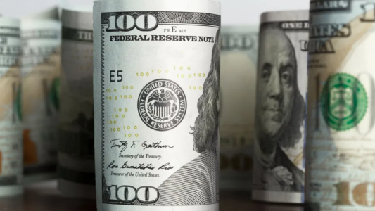 Sin freno, el dólar blue supera la barrera de los $1.400