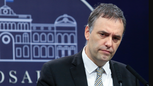 "El camino es firme": el Gobierno restó importancia a la reacción adversa en los mercados