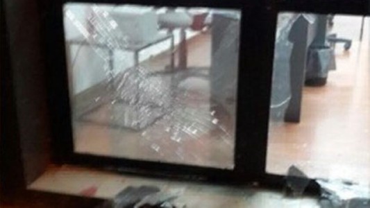 Violencia en Newell´s: Arrojaron una granada en el estadio y sospechan de la barra brava