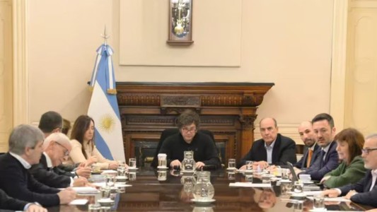 Milei encabezó una nueva reunión con equipo completo en medio de la crisis cambiaria