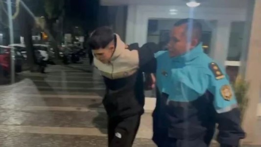 Castelar: joven presumía con un arma en una plaza y mató a un amigo