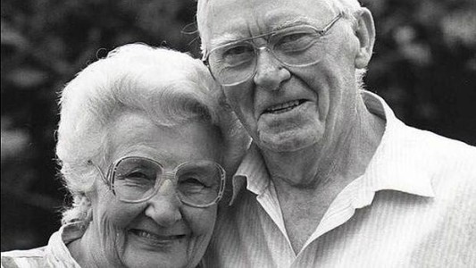 La historia de amor de dos ancianos que no soportaron vivir separados