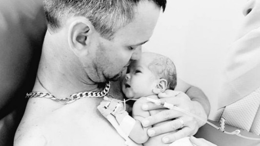 La foto de este padre primerizo que se viralizó por un motivo triste