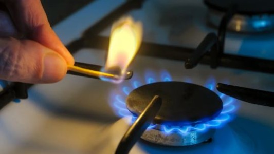 Servicios: cuáles son los usuarios que conservarán los subsidios de luz y gas
