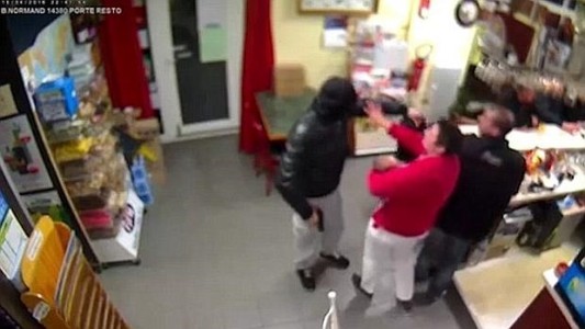 #MamaValiente : se defendió de un ladrón con su bebé en brazo