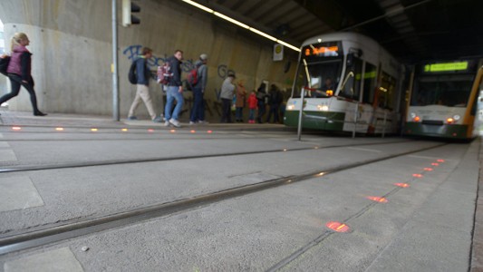 Una ciudad alemana instala semáforos para adictos al móvil