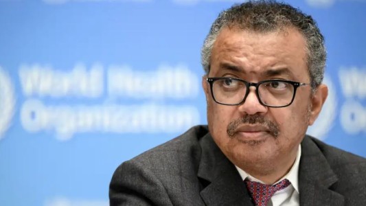 La OMS advirtió que el COVID-19 sigue causando unas 1.700 muertes a la semana en el mundo