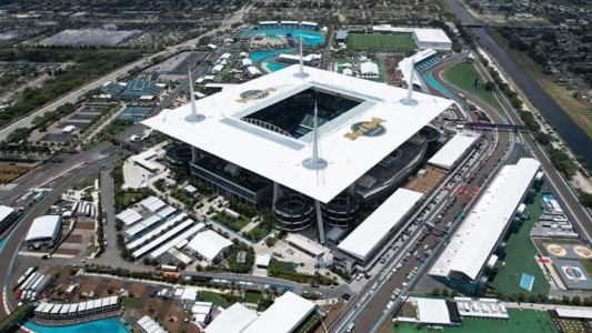 Final de la Copa América: el presidente de la Conmebol revisó el campo de juego en Miami