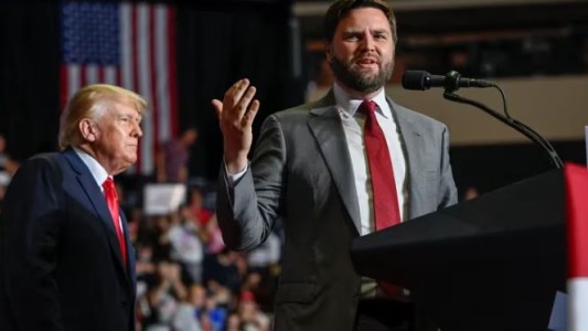 Donald Trump eligió al senador J.D. Vance como su compañero de fórmula