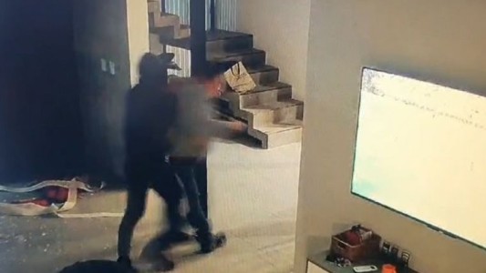 En plena final de la Copa América una familia sufrió un violento robo en Córdoba