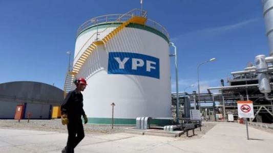 El Gobierno y Kicillof tensan su relación por una millonaria inversión e YPF definirá si la recibirá Buenos Aires o Río Negro
