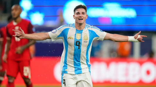 En busca de más minutos de juego, Julián Álvarez negocia con el Atlético de Madrid del “Cholo” Simeone