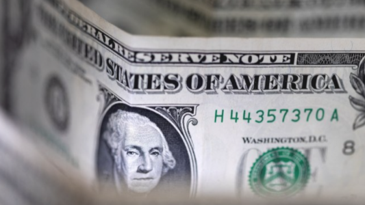 El dólar blue bajó otra vez: cerró en $1.405 y cede casi 100 pesos en dos ruedas