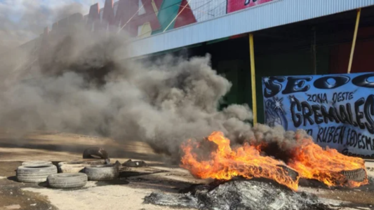 Por la crisis cerró la sucursal más grande del mayorista Medamax: "Echaron a todos sin avisar"