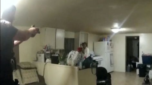 EE.UU: policía mató a una mujer afroamericana que había llamado al 911 para pedir ayuda
