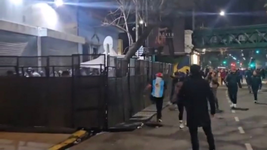 Maduro reelecto: incidentes frente a la embajada de Venezuela en Argentina