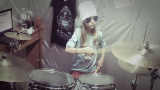 Katia Kuziakina, una baterista de 7 años