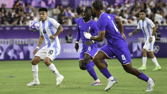 En un clima hostil, Argentina enfrenta a Francia en busca de la semifinal de los Juegos Olímpicos