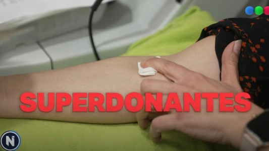 Las historias de Luis y Miriam, los superdonantes de sangre