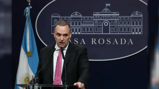 "Despreciable": el Gobierno repudió los videos de Alberto Fernández con Tamara Pettinato