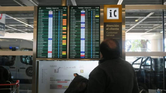 Aeronáuticos realizan asambleas en Aeroparque y habrá demoras en los vuelos