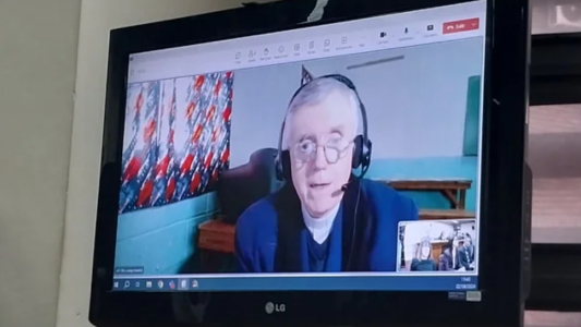 El padre Grassi dijo que es "inocente" y el tribunal decidió que siga preso