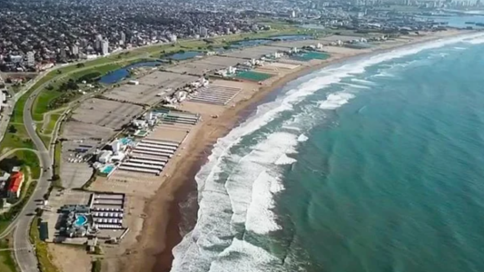 El Municipio quiere sacarle a la Provincia la administración de Punta Mogotes:  "Está lleno de carpas, abandonado y triste"