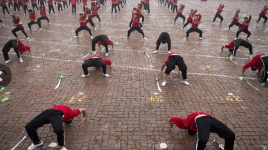 China: enseñan fútbol con técnicas de kung-fu