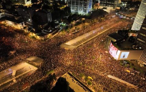Masiva manifestación en Tel Aviv en reclamo de un alto el fuego en Gaza