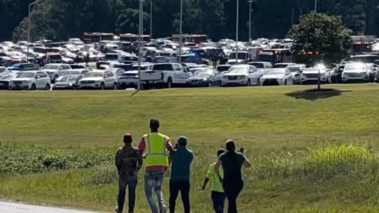 Cuatro muertos y más de 30 heridos tras un tiroteo en una escuela de Georgia