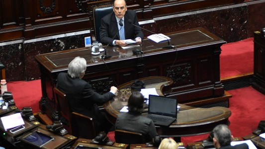 Francos admitió que se analizará si es necesario modificar el decreto sobre el Acceso a la Información Pública