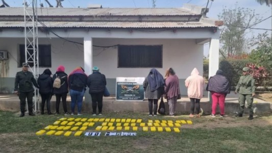 Ocho pasajeras de un micro fueron encontradas con más de 60 kilos de cocaína adosados a sus cuerpos en Salta
