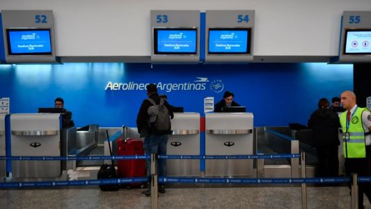 Terminó el paro de pilotos y tripulantes de cabina contra Aerolíneas Argentinas