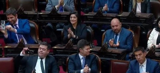 Miradas contrapuestas: elogios oficialistas y críticas opositoras a la presentación de Milei en el Congreso