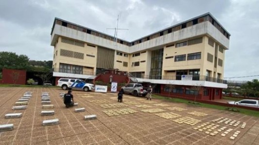 Detuvieron a un policía que transportaba mil kilos de marihuana