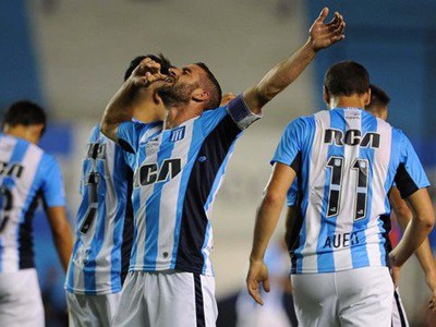 El clásico de Avellaneda fue para Racing por 3 a 0