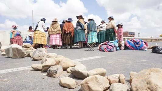 Semana de bloqueos de rutas en Bolivia