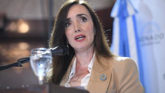 Para Villarruel, educar con "panfletos e ideología" esconde un intento por "lavar cerebros"