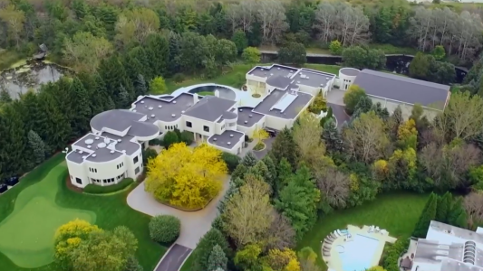 Tras 12 años, Michael Jordan bajó a casi la mitad el precio de su mansión y logró venderla