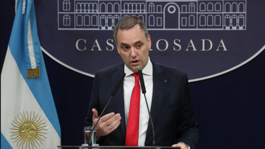 Adorni: "Respetamos la opinión del Papa, pero no la compartimos"