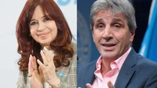 "Violento, misógino, bobo" y "no sabe de economía": el durísimo cruce entre Cristina Kirchner y Luis Caputo