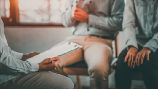 Sorpresivo fallo en Salta: un hombre de 76 años adoptó a otro de 61