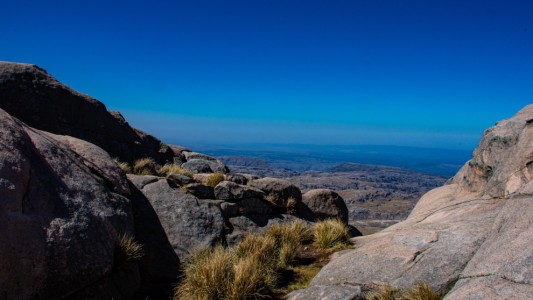 Córdoba: Prohíben el ingreso a los cerros Champaquí, Uritorco y Los Gigantes por el riesgo de incendios