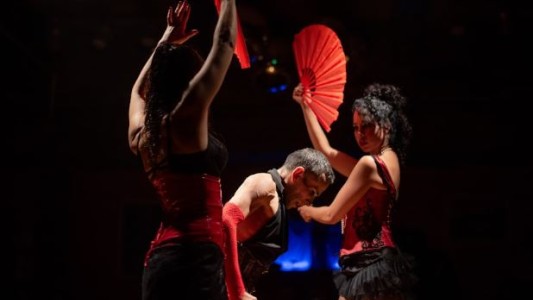 "Cabaret porteño", un show a puro tango en el Teatro La Comedia