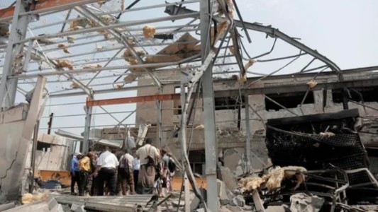 Los hutíes de Yemen informaron que atacaron Israel y a dos buques en el Mar Rojo